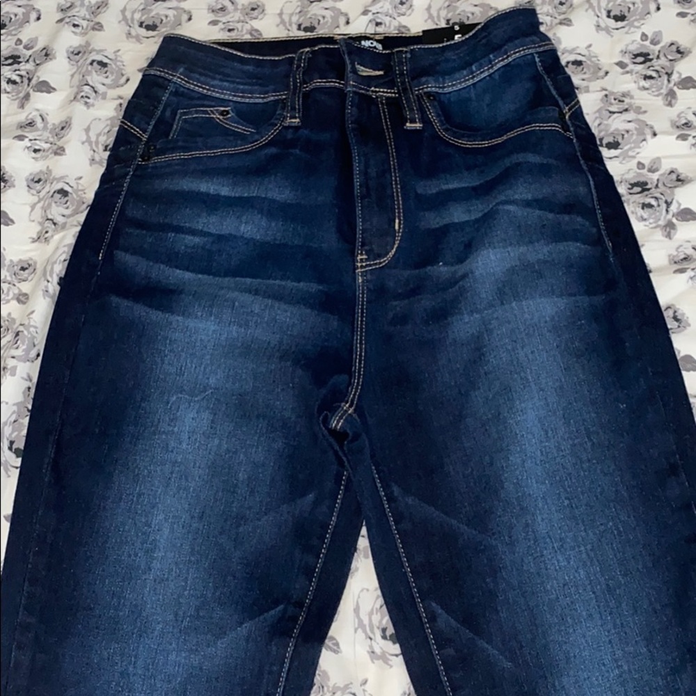 Statuesque Booty Lifting Jeans